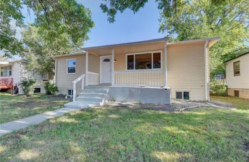 Barnum West House | 2br 1 bath Upstairs AC WD Barnum West Near Belmar