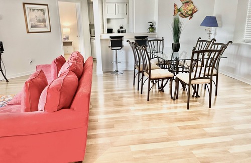 Hilton Head Island Villa | 2BR 2BA New King Mattress, Walk-In Shower, Pool, Balcony, Tennis, Pickleball