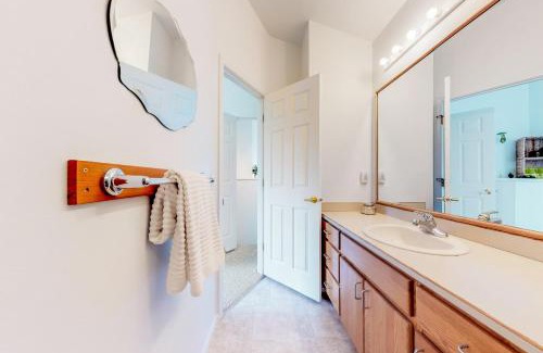 Bayshore House | 3 Bed 3 Bath Vacation home in Bayshore Beach Club