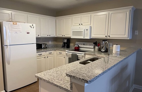 Pawleys Island Condo | 3 Bedroom ground floor -17th Hole - True Blue - near pool - wifi