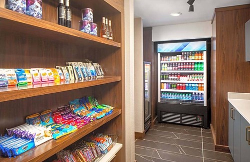 Thurston Hotel | 3-Star Hotel ∙ DoubleTree by Hilton Ann Arbor, MI