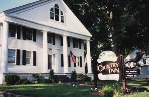 Sturbridge Bed & Breakfast | 300 m² Bed and breakfast ∙ 127 guests