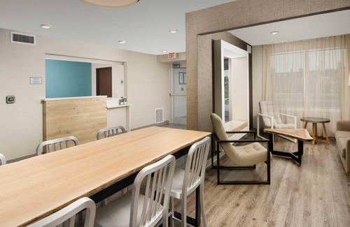 Firestone Hotel | 300 m² Hotel ∙ 5 guests