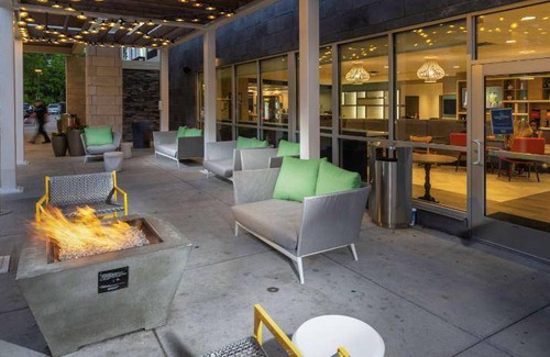 South Loop Hotel | 31 m² Hotel ∙ 127 guests