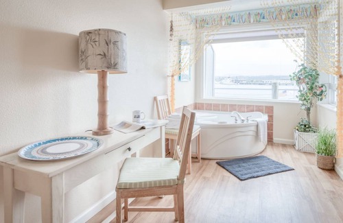 Historic Bayfront Apartment | 33 m² Studio flat ∙ 2 guests