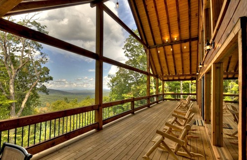 Raccoon Ridge Cabin | 344 m² Cabin ∙ 4 bedrooms ∙ 10 guests