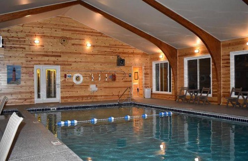 Mackinaw City Hotel | 35 m² Motel ∙ 4 guests