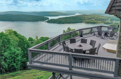 Mountainside House | 384 m² House ∙ 5 bedrooms ∙ 14 guests