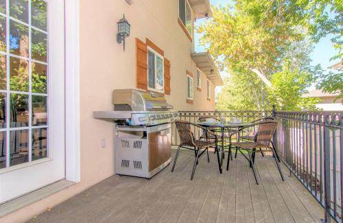 Midvale House | 465 m² House ∙ 6 bedrooms ∙ 23 guests