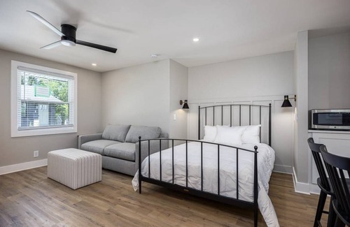 Hillsboro West End Apartment | 48 m² Apartment ∙ 4 guests