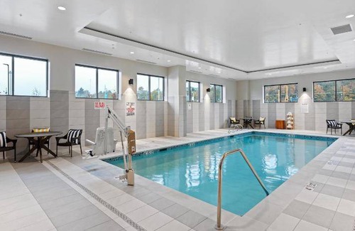 Northwest Everett Hotel | 51 m² Hotel ∙ 127 guests