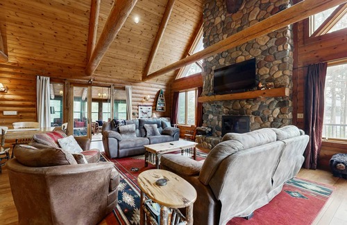 Three Lakes House | 520 m² House ∙ 6 bedrooms ∙ 8 guests