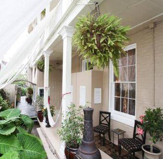 Lower Garden District Bed & Breakfast | 557 m² Bed and breakfast ∙ 11 bedrooms ∙ 22 guests