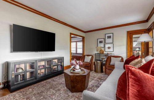 Cleveland House | 569 m² House ∙ 3 bedrooms ∙ 7 guests
