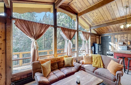 Sedro-Woolley Cabin | 60 m² Cabin ∙ 2 bedrooms ∙ 4 guests