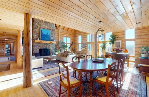 Glenwood Springs Cabin | 613 m² Cabin ∙ 7 bedrooms ∙ 19 guests