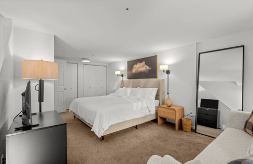 Downtown Condo | 65 m² Condo ∙ 1 bedroom ∙ 4 guests