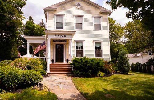Skaneateles Historic District House | 65 m² Motel ∙ 2 guests