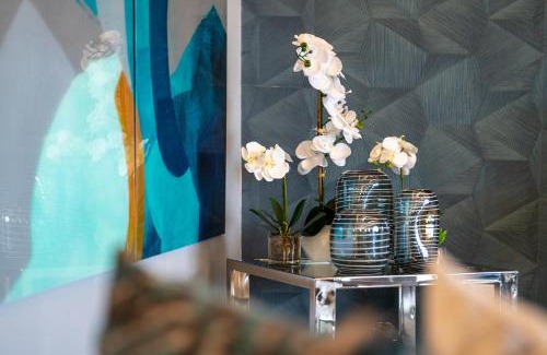 Four Corners House | 6BD InstaWorthy home pool cine and BBQ near Disney