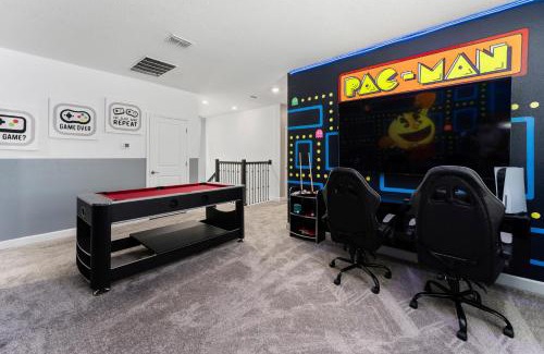 Four Corners House | 6BD InstaWorthy home pool cine and BBQ near Disney