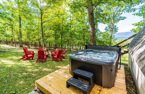 Berkeley Springs Cabin | 70 m² Cabin ∙ 2 bedrooms ∙ 4 guests
