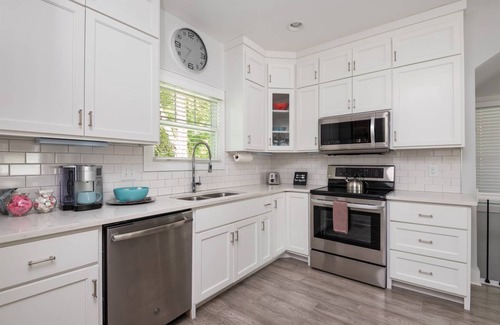 Eastwood House | 73 m² House ∙ 1 bedroom ∙ 4 guests