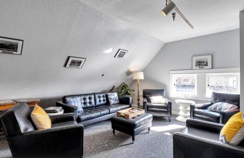 University District House | 74 m² Motel ∙ 2 bedrooms ∙ 127 guests