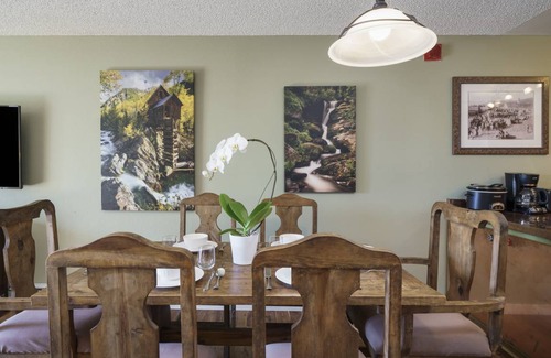 Peak 8 Condo | 80 m² Condo ∙ 2 bedrooms ∙ 6 guests