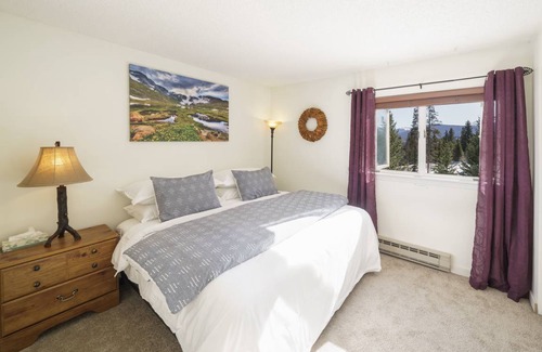 Peak 8 Condo | 80 m² Condo ∙ 2 bedrooms ∙ 6 guests