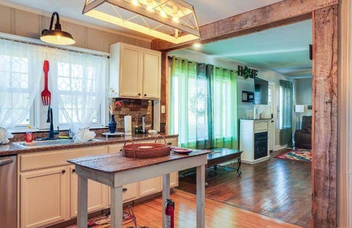 Shelbyville House | 80 m² House ∙ 2 bedrooms ∙ 4 guests