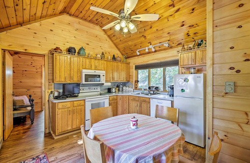 Bolton Landing Cottage | 83 m² Cabin ∙ 2 bedrooms ∙ 4 guests