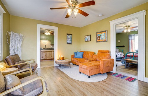 Truth or Consequences Cottage | 83 m² Cabin ∙ 2 bedrooms ∙ 5 guests