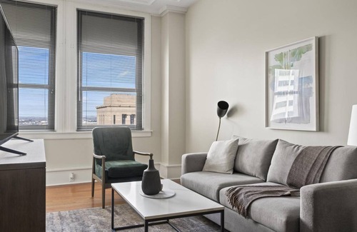 East Bank Apartment | 84 m² Apartment ∙ 2 bedrooms ∙ 4 guests