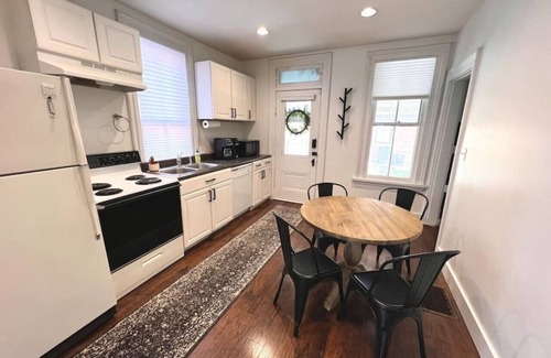 German Village Apartment | 886 Macon (2 bdrm) · Walkable German Village home w/fenced yard