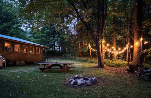 Brantingham Cottage | 92 m² Cabin ∙ 1 bedroom ∙ 4 guests