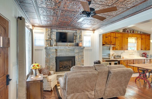 Lewisburg Cottage | 92 m² Cabin ∙ 2 bedrooms ∙ 4 guests