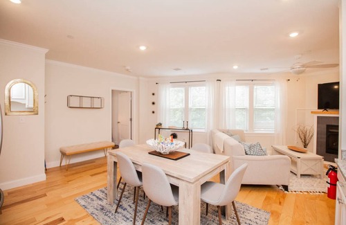 Fenway–Kenmore Apartment | 93 m² Apartment ∙ 2 bedrooms ∙ 4 guests