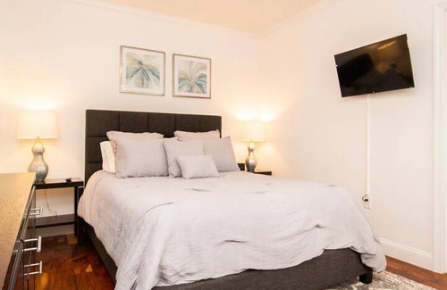 Fenway–Kenmore Apartment | 93 m² Apartment ∙ 2 bedrooms ∙ 4 guests