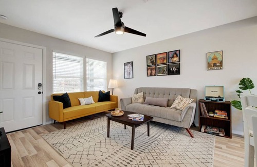 University Hills and Windsor Park House | 93 m² House ∙ 3 bedrooms ∙ 8 guests