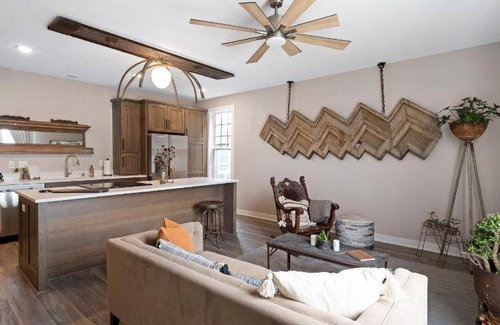 Fifth Ward House | 95 m² House ∙ 2 bedrooms ∙ 5 guests