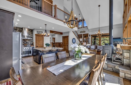 Cle Elum House | 9BD Compound w/Two View Homes + Epic Game Room & Seasonal Savings