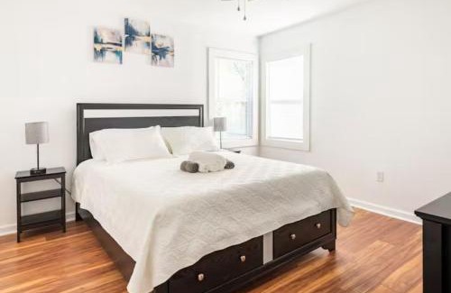 Birmingham House | A Place to Escape 5 minutes from Downtown Newly Renovated