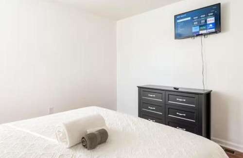 Birmingham House | A Place to Escape 5 minutes from Downtown Newly Renovated