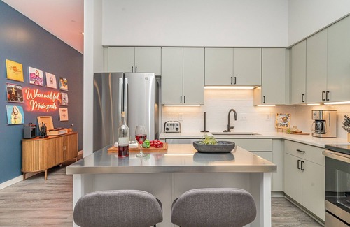 Music Row House | Acoustic Anthem-2 Units-Pool & Gym-In Music Row