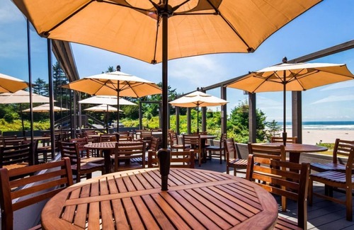 Newport House | Adventure Awaits! Three Cozy Unit Near Beaches, Pool