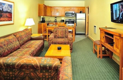 Brian Head Condo | All - Seasons Mountainside 2BR w/WiFi, Resort Pool & Steam Room