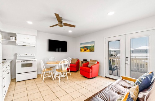 Gulf Shores Condo | Amazing Condo w/Free WiFi, Central AC, Shared Pool, Deck, Water Views