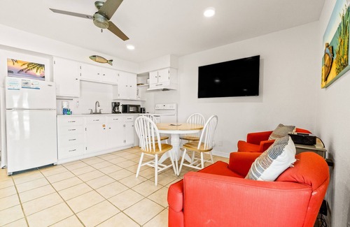 Gulf Shores Condo | Amazing Condo w/Free WiFi, Central AC, Shared Pool, Deck, Water Views