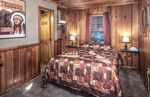 Ruidoso Cabin | Apache Village 5, Queen Bed, Midtown, Sleeps 2