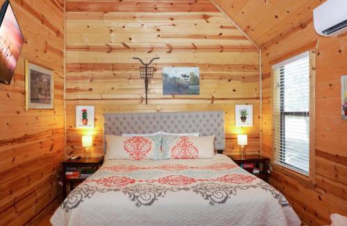 Dripping Springs House | Arbor House of Dripping Springs - Garden House